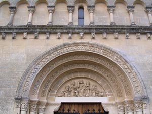 Portail de l'glise de Saint Seurin d'Uzet.