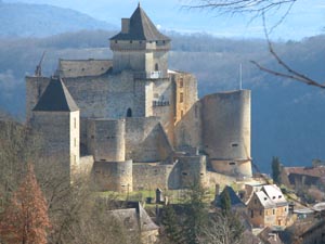 Le château de Castelnaud vu du parking.