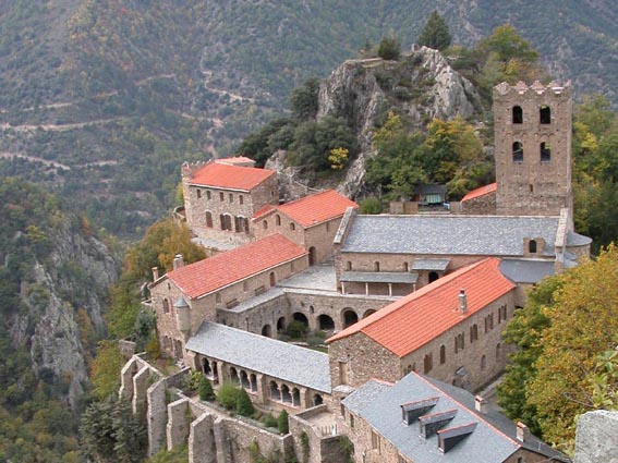 L'abbaye de Saint Martin du Canigou.