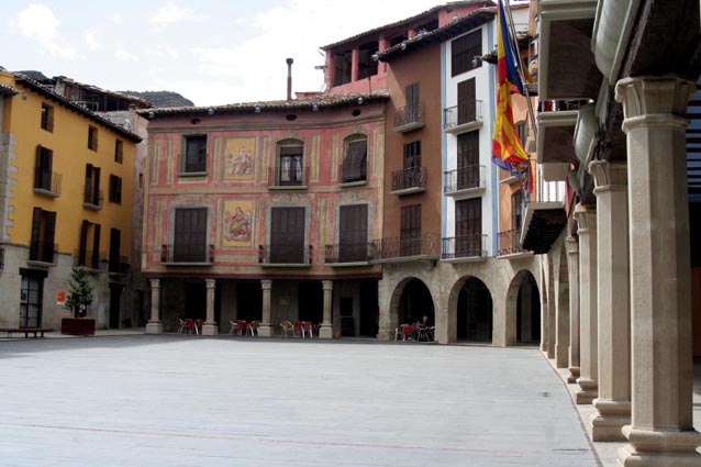 Graus: la plaza de España
