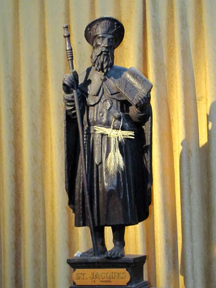 Statue de Saint Jacques placée dans l'église d'Auvillar.
