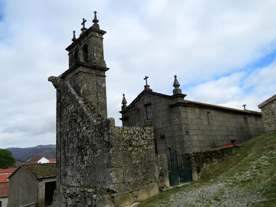 Clocher et église d'Outeiro