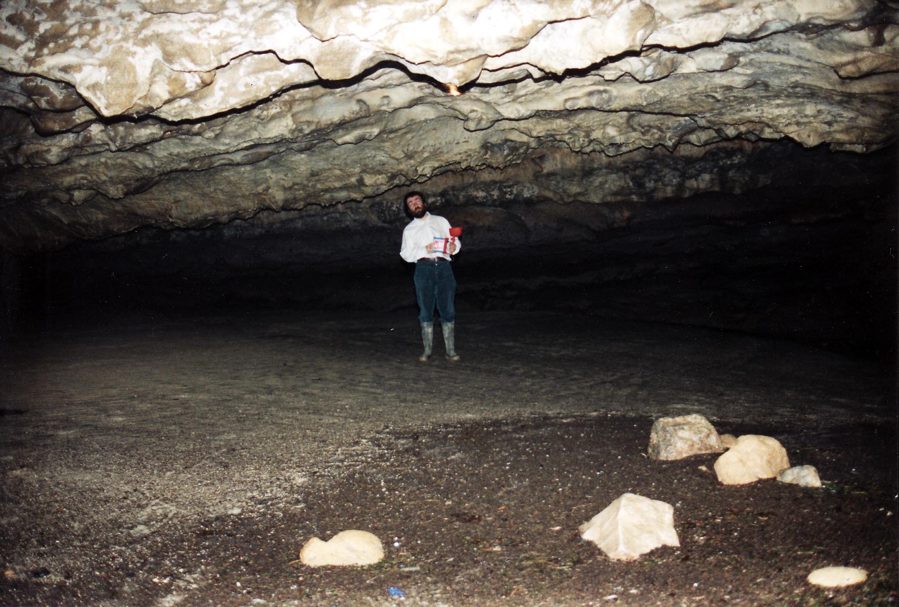 Grotte Ouest de l'esplanade des anciens combattants