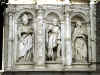 Statues  droite du portail de la collgiale Santa Maria.