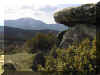 Dolmen d'Ibirque, avec en fond, le Tozal del Mallo.