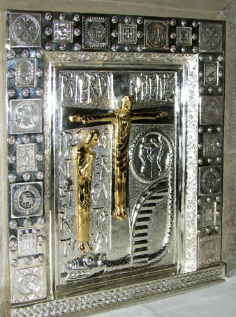 La superbe porte du tabernacle