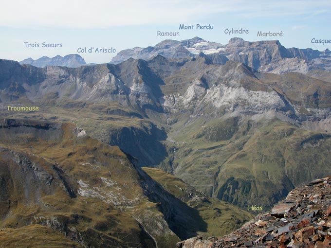 Des Trois Soeurs au Casque, le massif du Mont Perdu.
