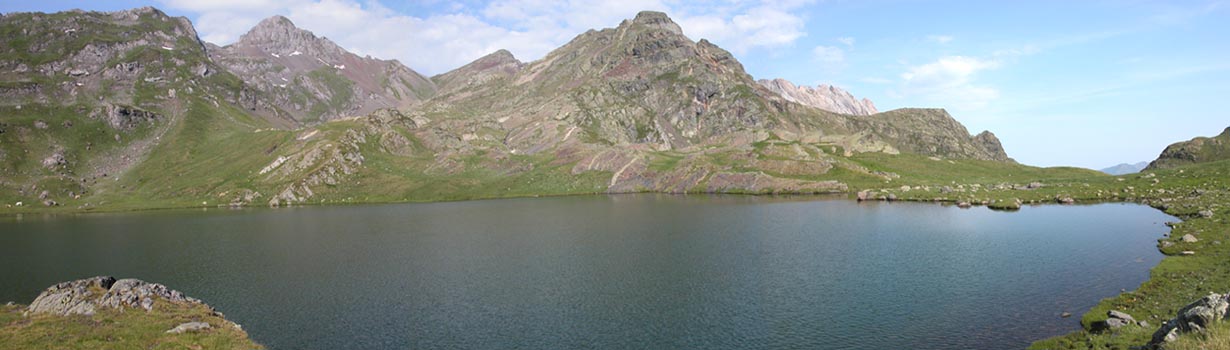 Vue panoramique du lac du Lavedan