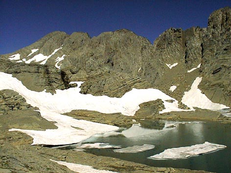 Lac Glacé et le Grand Astazou au fond à gauche.