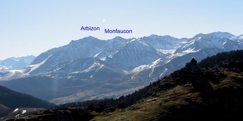 Les faces Nord de l'Arbizon et du Monfaucon ne sont pas très enneigées non plus...