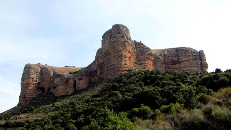Les falaises du Cerro del Castillo de Viguera