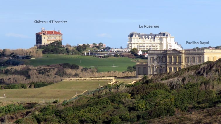 Lle château d'Ilbarritz, l'immeuble de La Roseraie et le Pavillon Royal.