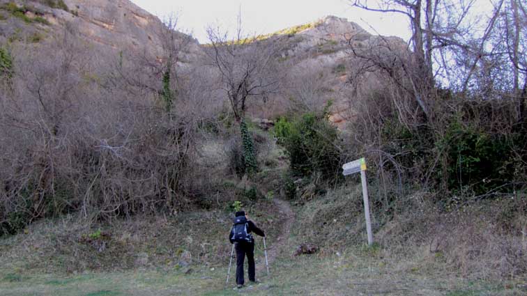 Départ du sentier en haut du village de Beranuy