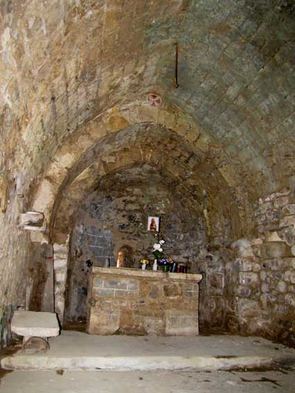 Intérieur de l'ermitage de la virgen de Sis