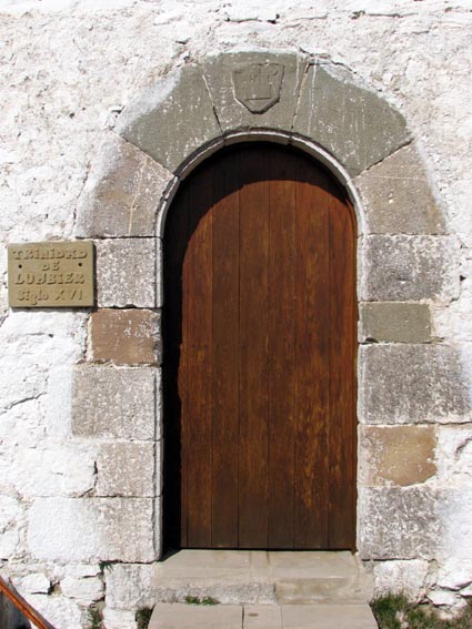 Porte sur la façade Sud de l'ermitage.