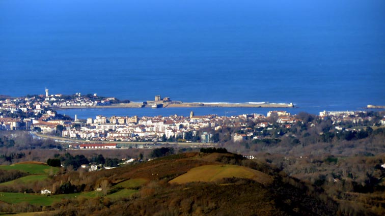 La baie de Saint-Jean-de-Luz et le fort de Socoa