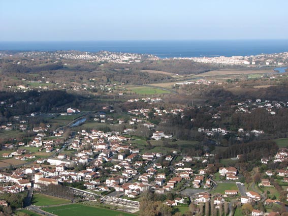 Vue sur Ascain et Saint-Jean -de-Luz.