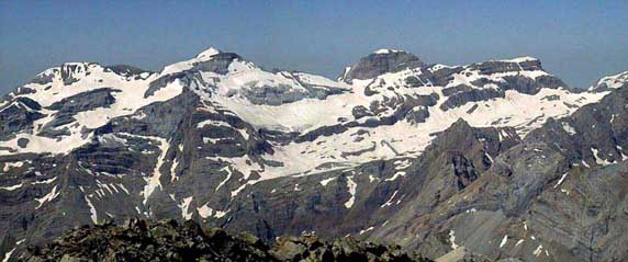 De gauche à droite: le Soum de Ramond, le Mont Perdu, le Cylindre et le Marboré.