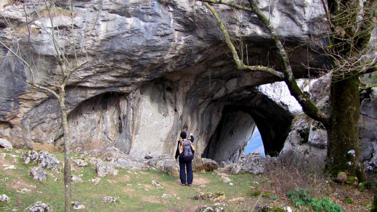 Nous découvrons tout à coup, l'étonnante grotte d'Aitzulo