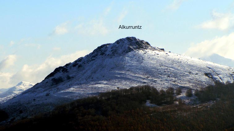 Alkurruntz est saupoudré de neige.