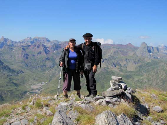 Christiane et Jean Paul au sommet du Pic de Peyrelue