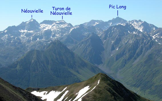 Le massif du Néouvielle et du Pic Long.