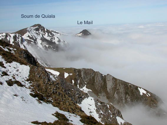 Les nuages montent à l'assaut du Soum de Quiala et du Mail.