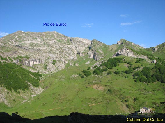 Pic de Burcq, et cabane Det Caillau en bas à droite.