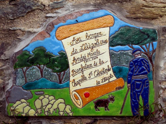 Une plaque rend hommage au berger André Monells