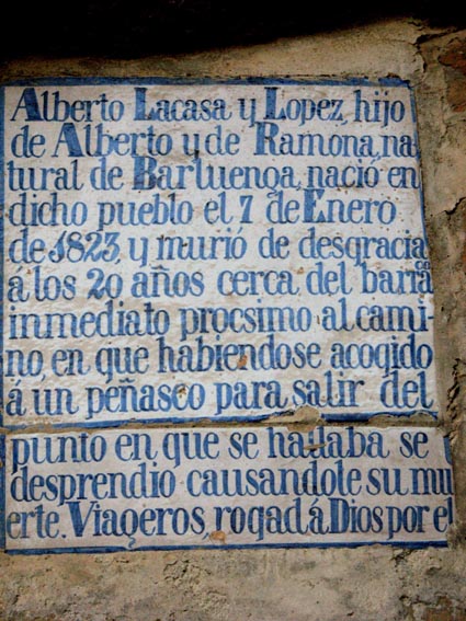 Une plaque évoque le décès d’Alberto Cacaza, mort ici à l’âge de 20 ans.