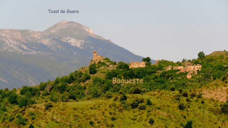 Le Tozal de Guara et le village de Bagueste