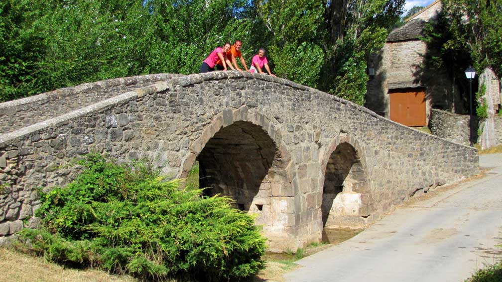 Le pont situé à l'entrée du village.