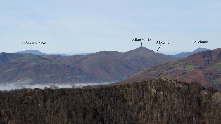 Peñas de Haya, Alkurruntz, Atxuria et la Rhune.