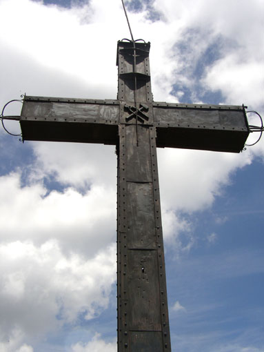 Croix au sommet d'Oroël