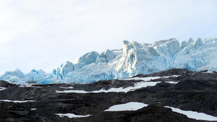 Le clacier de Tjotabreen qui se trouve en montant sur notre droite.